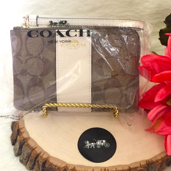 COACH Wristlet 🆕 - Picture 8 of 8